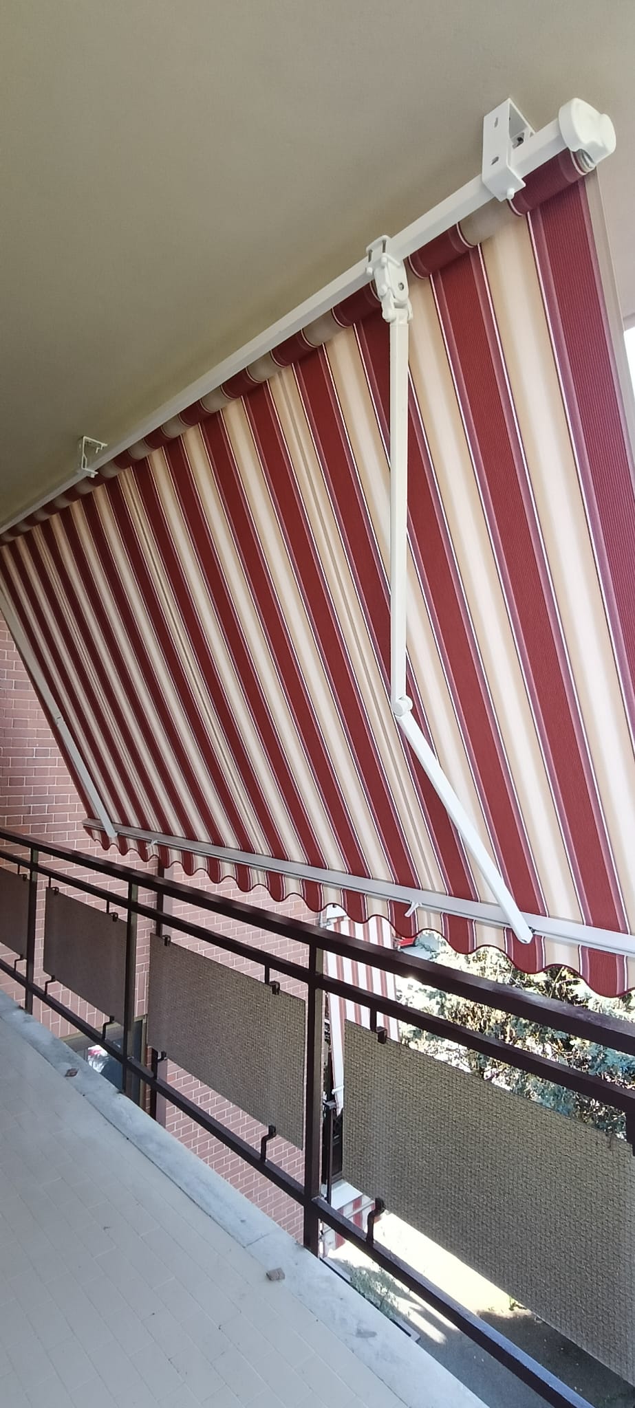 Tenda a bracci senza cassonetto